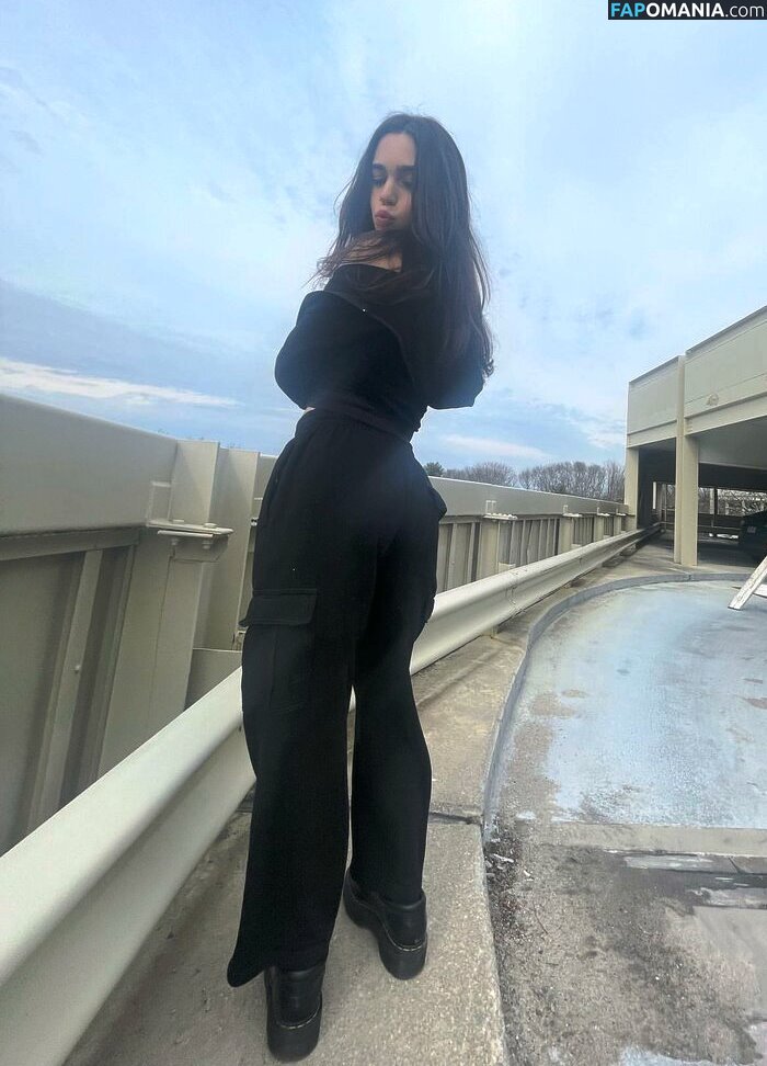 goddesszaria / goddesszariaa / https: / zarrrrrrrrrr3 Naakt OnlyFans  Gelekte foto #1