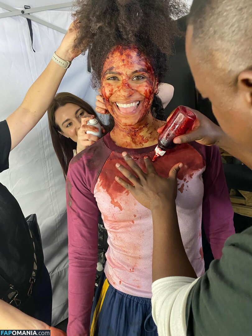 Zazie Beetz / zaziebeetz Naakt OnlyFans  Gelekte foto #4