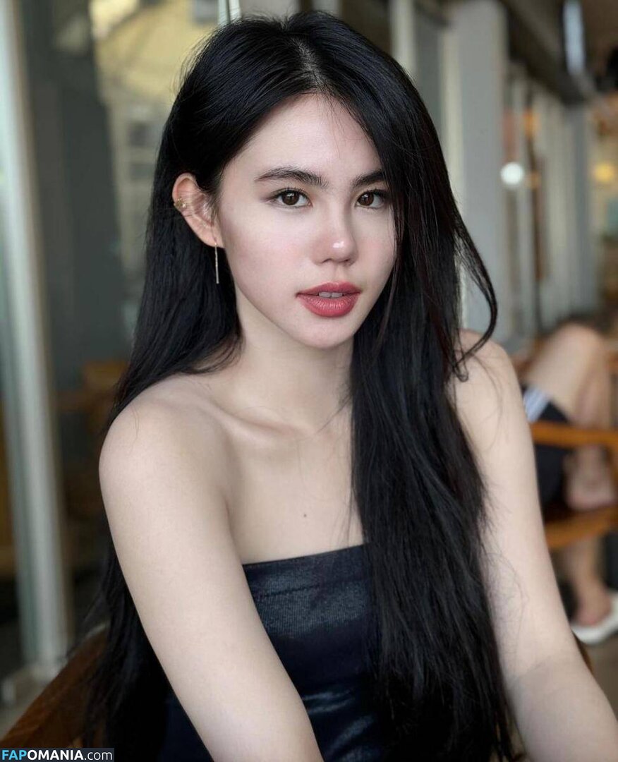 Zoe Levana Naakt OnlyFans  Gelekte foto #1